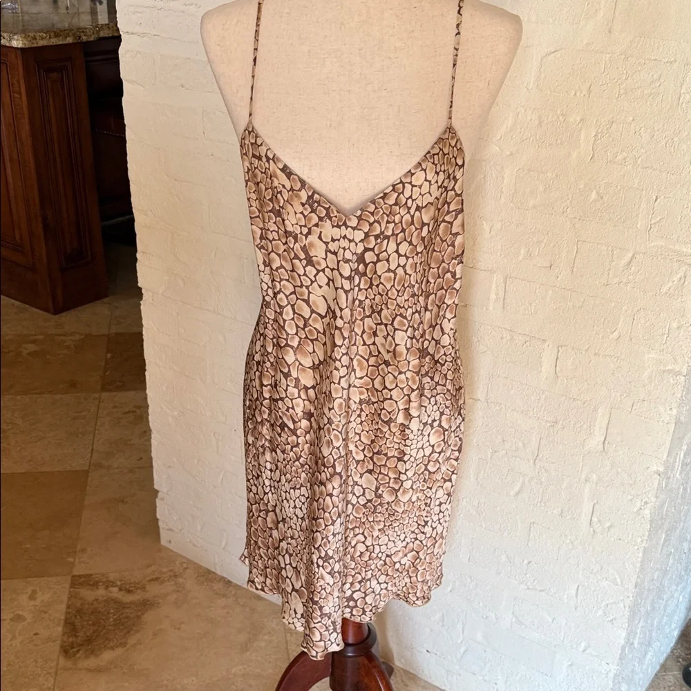 August Silk Giraffe Pattern sleepwear in Brown and Cream - Picture 5 of 6